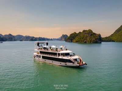 Ăn tối trên Du thuyền IRIS CRUISE HẠ LONG