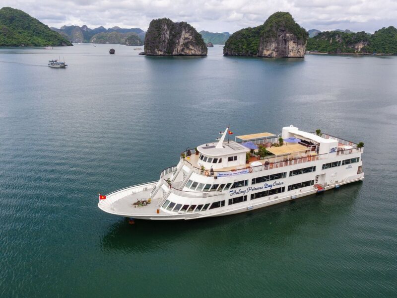 Du thuyền Princess Hạ Long Bay - Lịch trình tour trong ngày