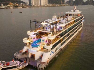 Du thuyền Luna Cruise Hạ Long trong ngày