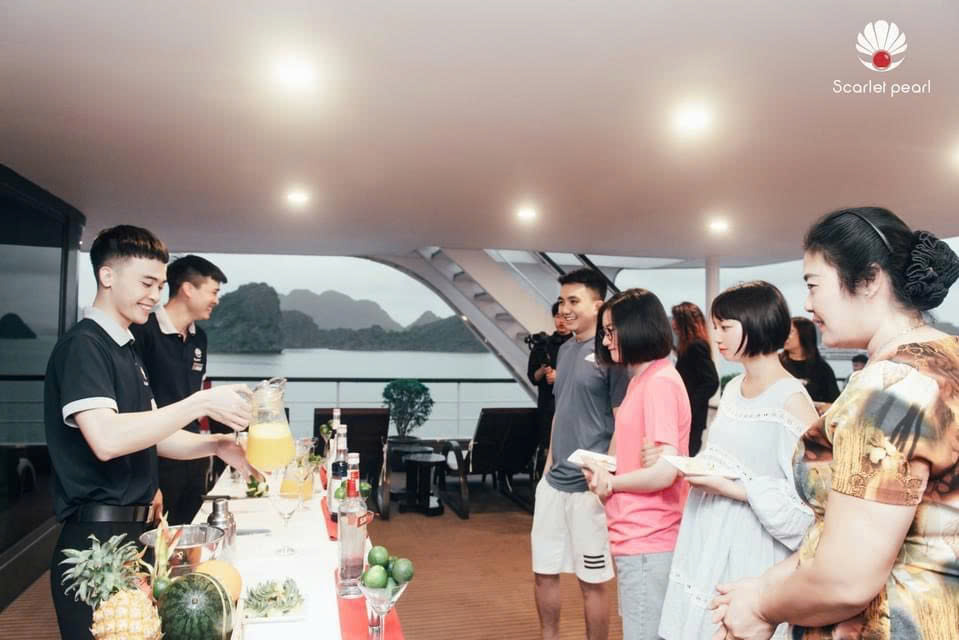 Du thuyền Scarlet Pearl Lan Hạ Du thuyền Scarlet Pearl Lan Hạ