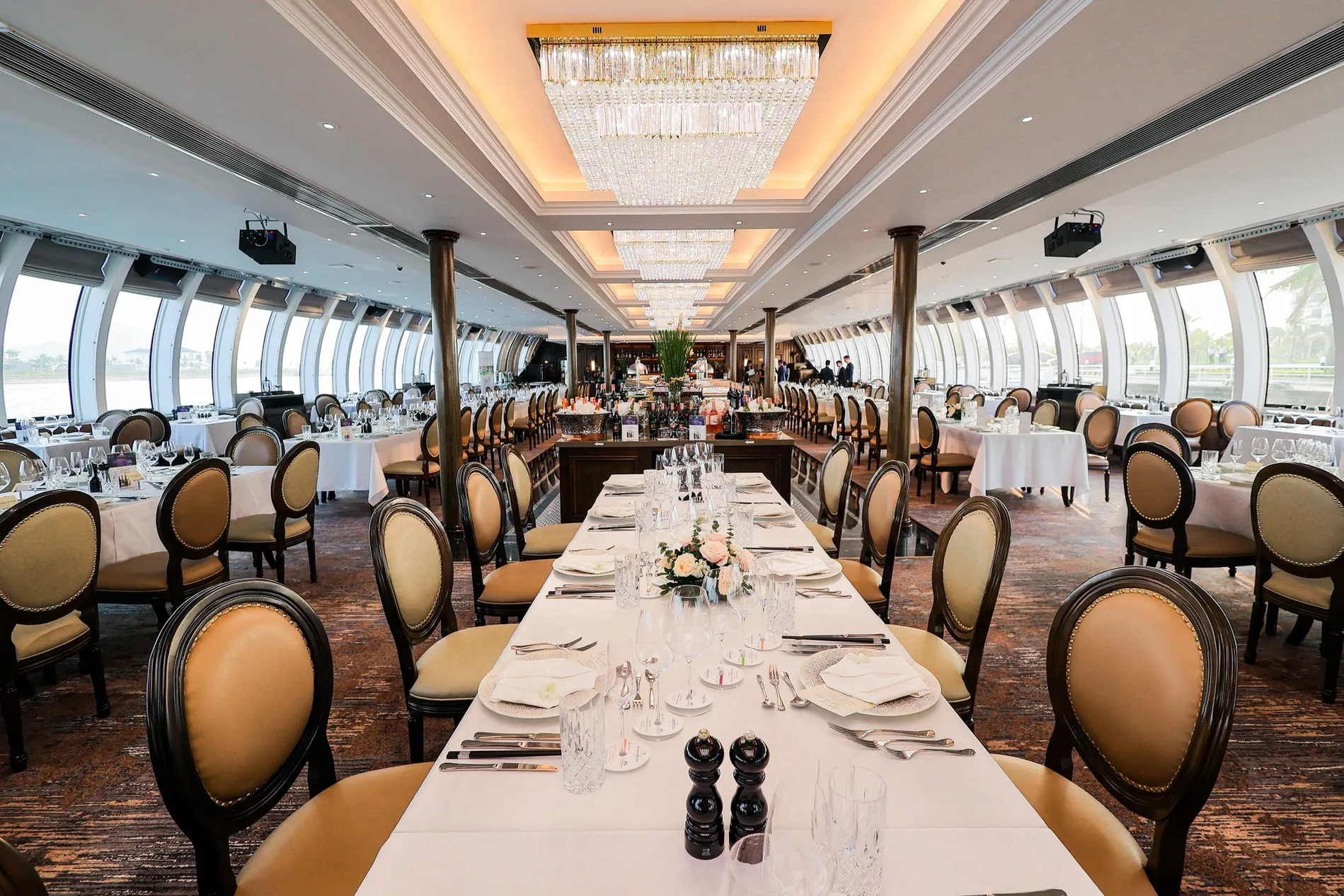 Du thuyền Paradise Delight lịch trình đi trong ngày Du thuyền Paradise Delight lịch trình đi trong ngày