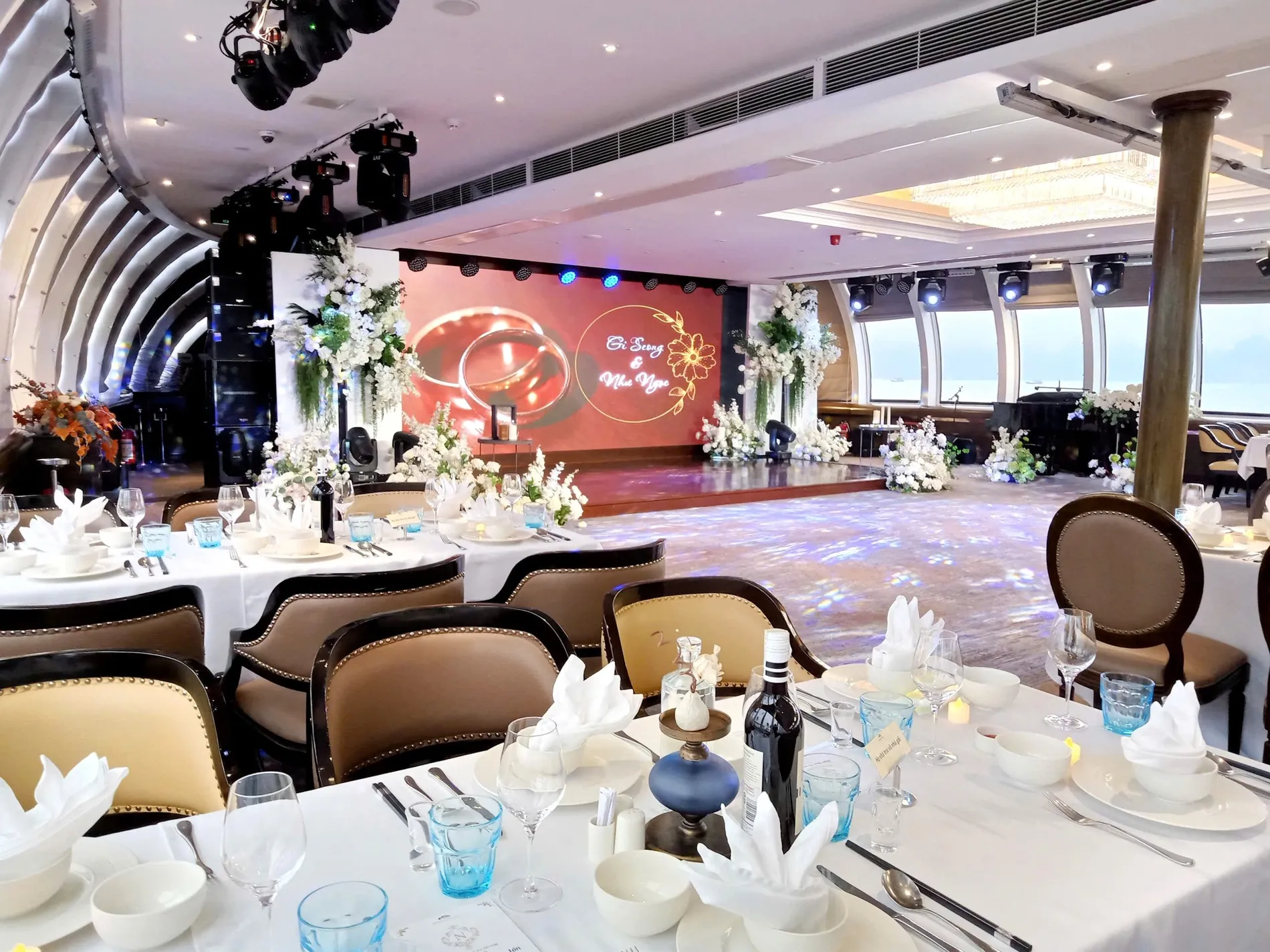 Du thuyền Paradise Delight lịch trình đi trong ngày Du thuyền Paradise Delight lịch trình đi trong ngày