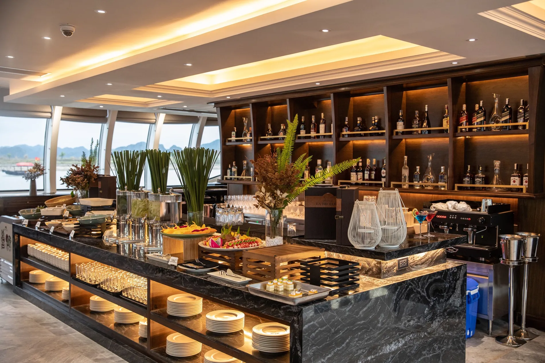 Du thuyền Paradise Delight lịch trình đi trong ngày Du thuyền Paradise Delight lịch trình đi trong ngày