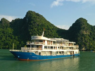 Du thuyền ngủ đêm Sapphire Cruise Lan Hạ Bay