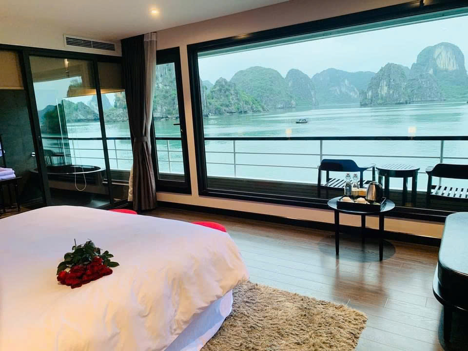 Du thuyền Scarlet Pearl Lan Hạ Du thuyền Scarlet Pearl Lan Hạ