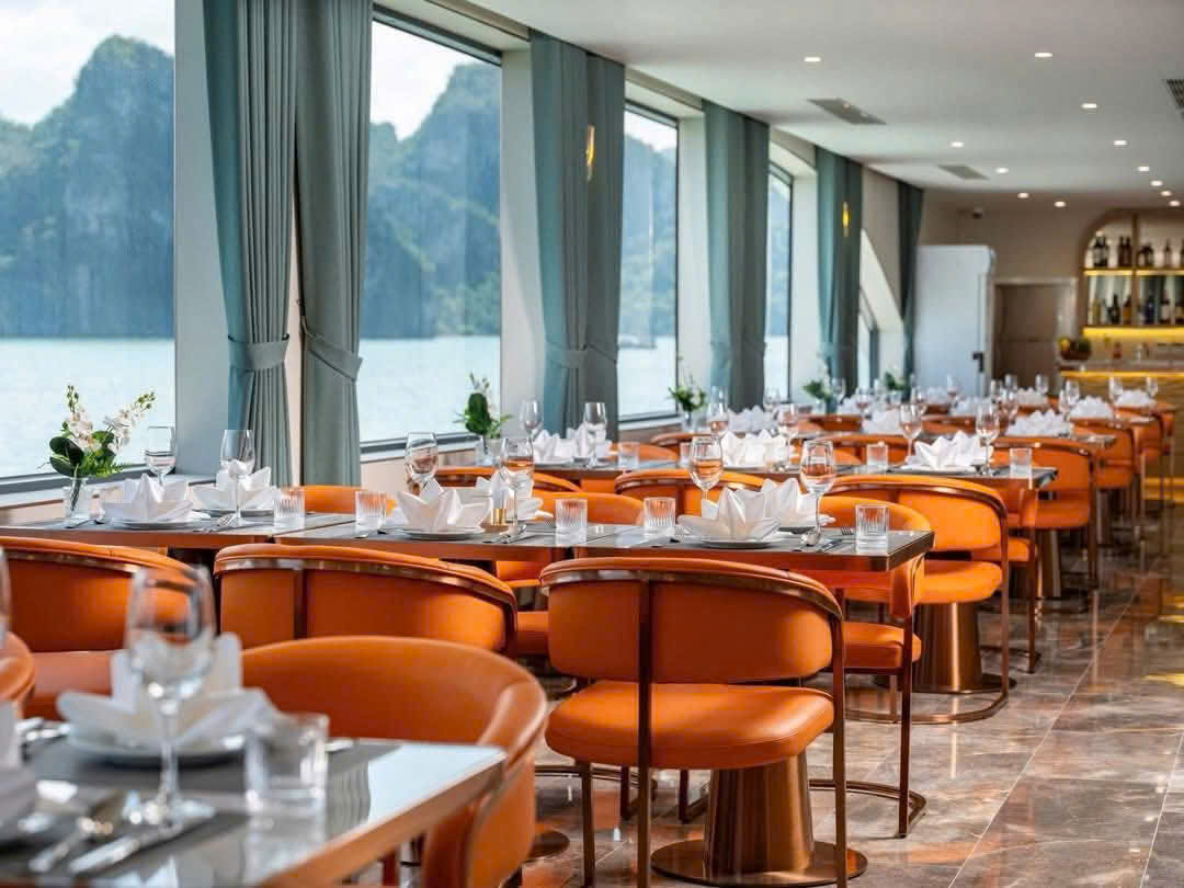 Du thuyền Leona Cruise Hạ Long tham quan Vịnh trong ngày Du thuyền Leona Cruise Hạ Long tham quan Vịnh trong ngày