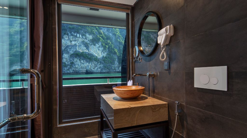 Du thuyền Scarlet Pearl Lan Hạ Du thuyền Scarlet Pearl Lan Hạ