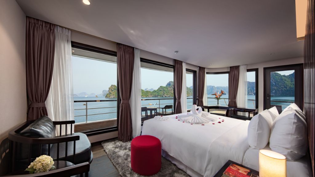 Du thuyền Scarlet Pearl Lan Hạ Du thuyền Scarlet Pearl Lan Hạ